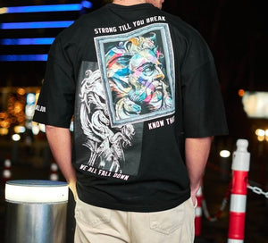 T-shirt Strong black over size