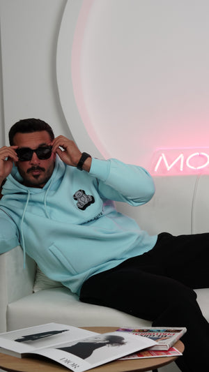 Hoodie With a bear logo over size