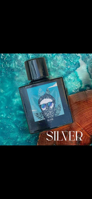 silver perfume
Top notes: bergamot and lemon; middle notes are seaweed, calone molecule and hedione molecule; The perfume base consists of musk, ambroxan and cedar wood
Size: 50 ml